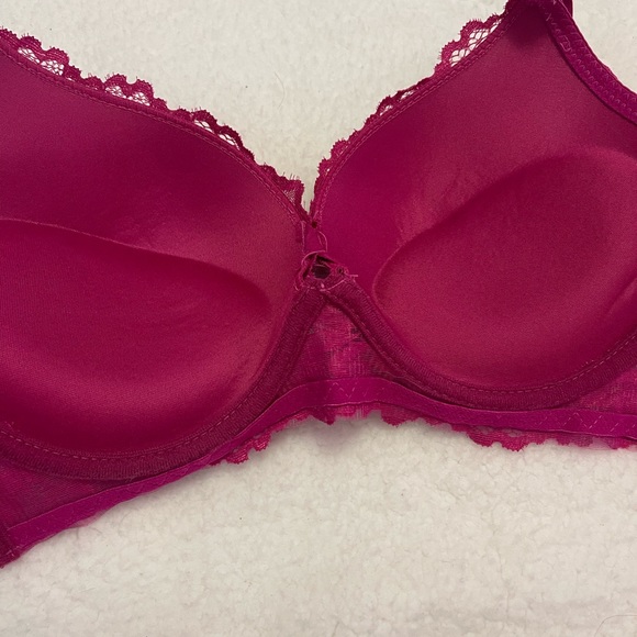 Bras - Picture 4 of 6